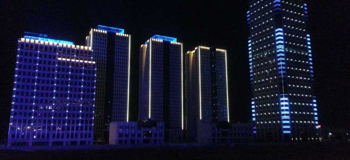 �������^