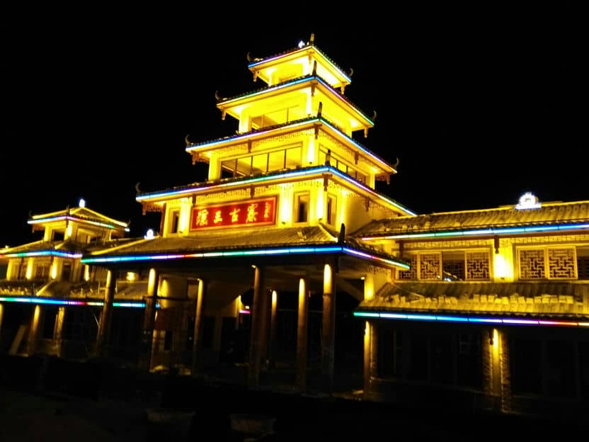 ���̰���