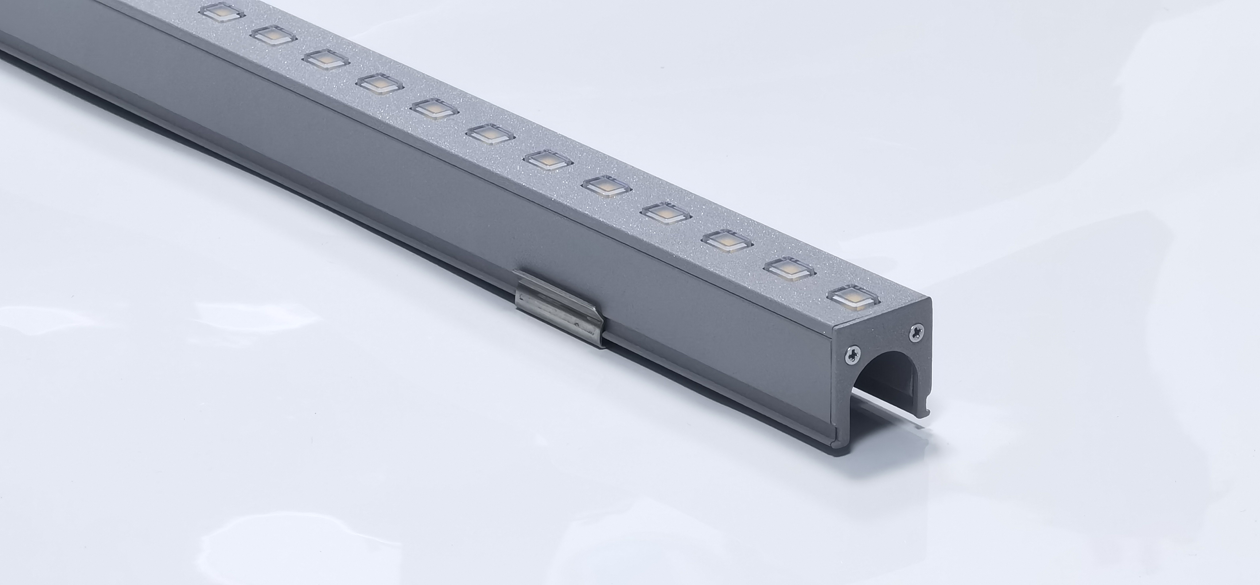 LED���l�� L1000xW23xH28mm